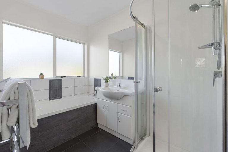 Photo of property in 233 Whitehills Road, Waitoki, Silverdale, 0994
