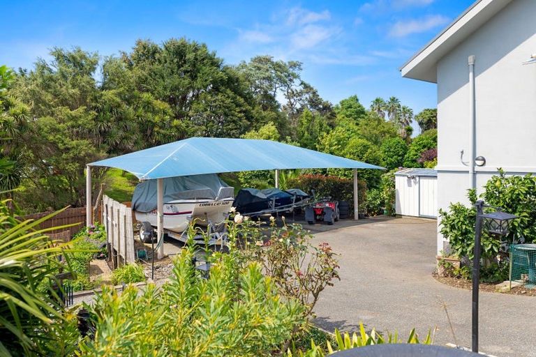 Photo of property in 28 Owen Place, Omokoroa, 3114