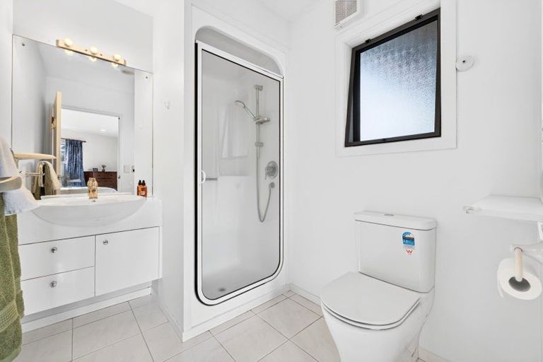 Photo of property in 2/51 Merani Street, Belmont, Auckland, 0622
