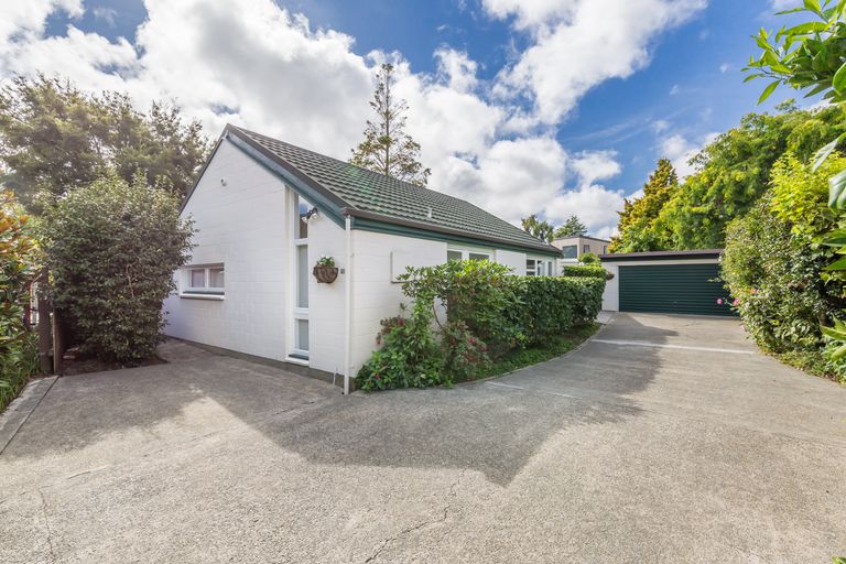 Photo of property in 22 Tuirau Place, Ilam, Christchurch, 8041