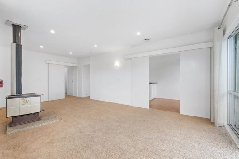 Photo of property in 69 Vandeleur Avenue, Birkdale, Auckland, 0626