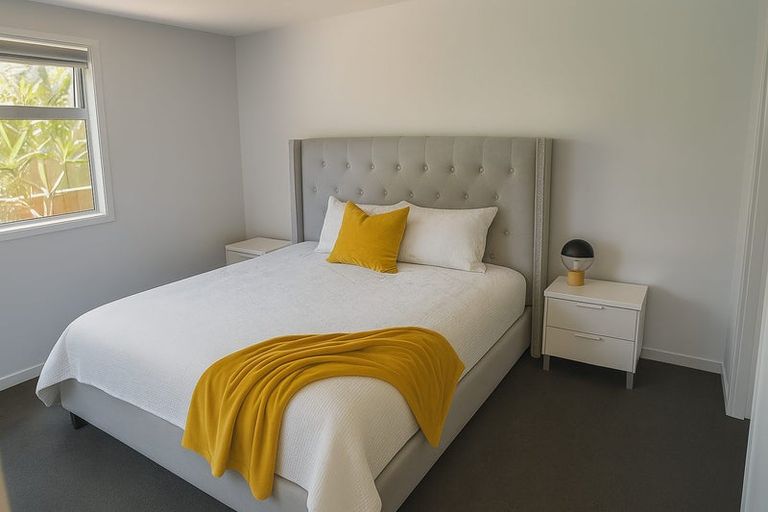 Photo of property in 18 Zita Avenue, Matakatia, Whangaparaoa, 0930