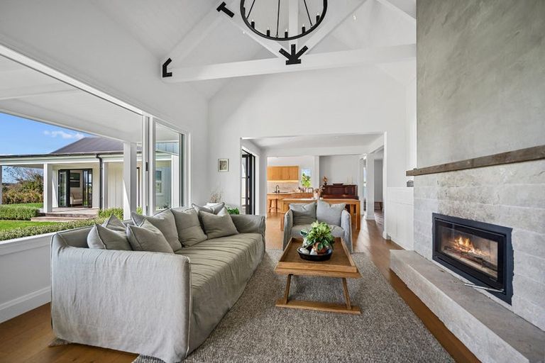 Photo of property in 438 Oaia Road, Muriwai, Waimauku, 0881