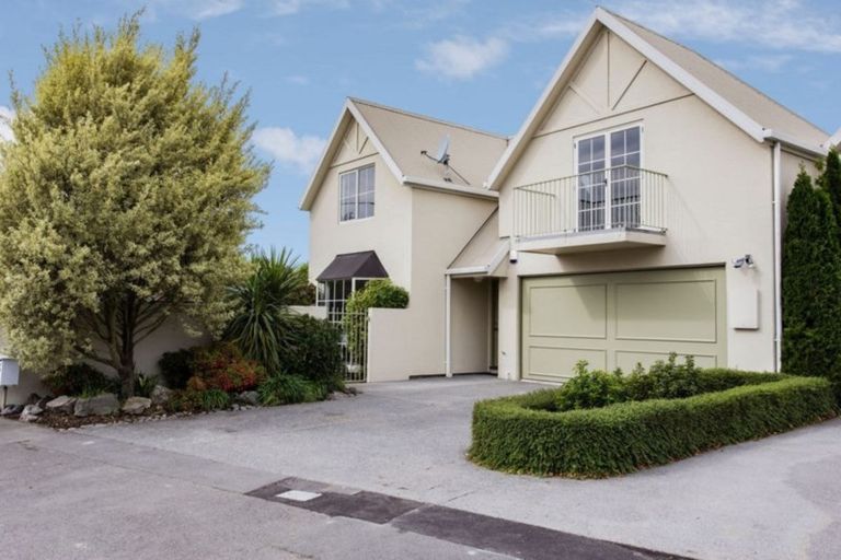 Photo of property in 86a Peer Street, Upper Riccarton, Christchurch, 8041