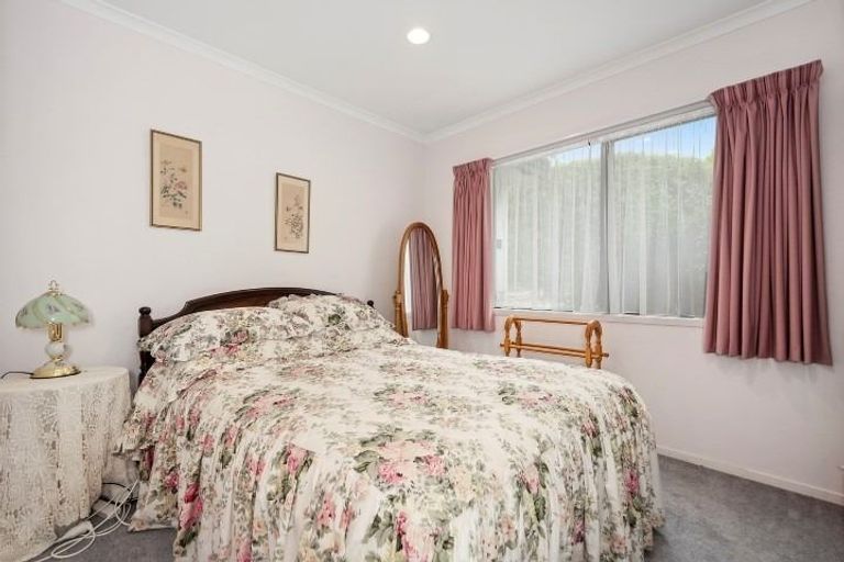 Photo of property in 16 Pampas Grove, Welcome Bay, Tauranga, 3112