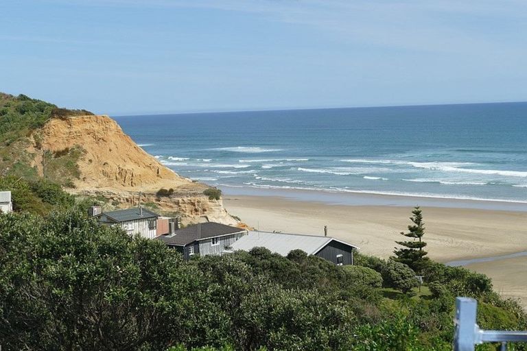 Photo of property in 18 Coates Avenue, Baylys Beach, Dargaville, 0377