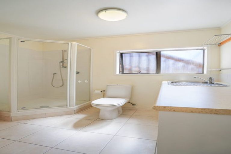 Photo of property in 2/28 Birman Close, Half Moon Bay, Auckland, 2012
