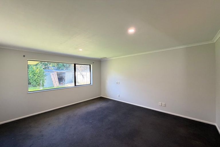 Photo of property in 72 Geneva Terrace, Kelvin Grove, Palmerston North, 4414