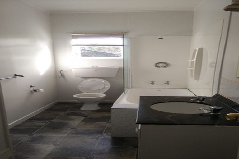 Photo of property in 35a Matai Road, Stanmore Bay, Whangaparaoa, 0932