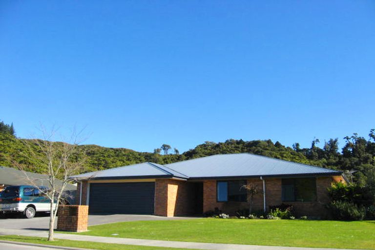 Photo of property in 8 Westvale Drive, Greymouth, 7805