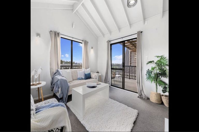 Photo of property in 29 Rishworth Avenue, Stanmore Bay, Whangaparaoa, 0932