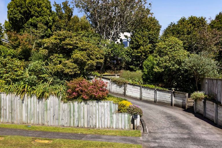 Photo of property in 6 Mayfair Place, Westown, New Plymouth, 4310