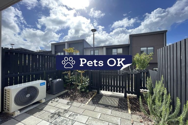 Photo of property in 11/476 West Coast Road, Glen Eden, Auckland, 0602