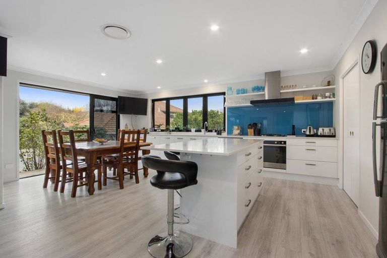 Photo of property in 37 Bert Wall Drive, Omokoroa, 3114