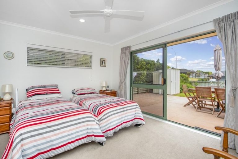 Photo of property in 2 Highgrove Drive, Grandview Heights, Hamilton, 3200