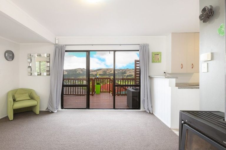 Photo of property in 6 Rautawhiri Road, Helensville, 0800