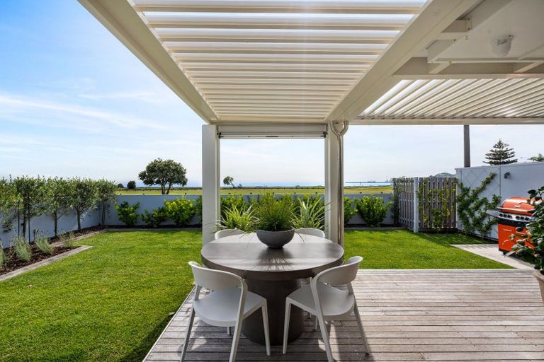 Photo of property in 3 The Esplanade, Westshore, Napier, 4110