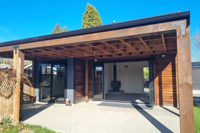 Photo of property in 44 Wylam Street, Waikaia, 9778