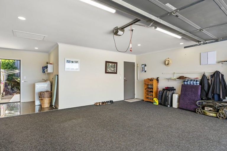 Photo of property in Waterview Estate, 1/4 Greystone Place, Omokoroa, 3114
