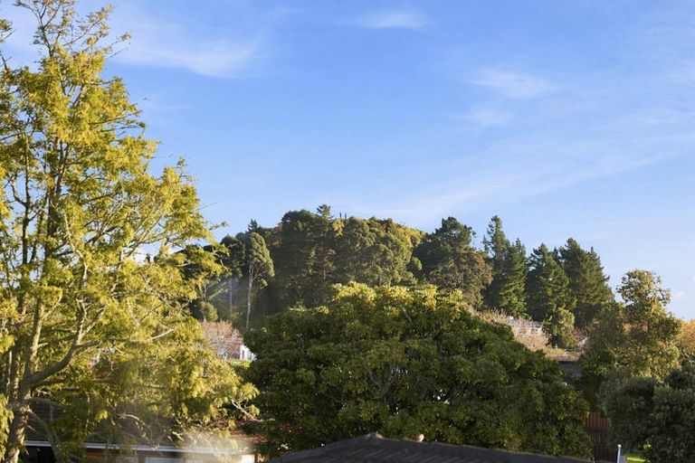Photo of property in 33a Jillteresa Crescent, Half Moon Bay, Auckland, 2012