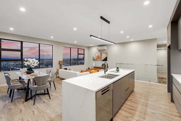 Photo of property in 129 Wainui Road, Silverdale, 0932