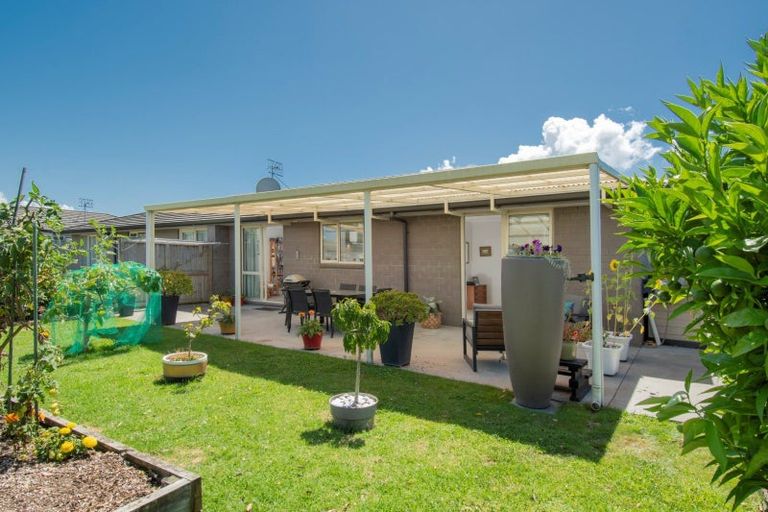 Photo of property in Waterview Estate, 18/4 Greystone Place, Omokoroa, 3114