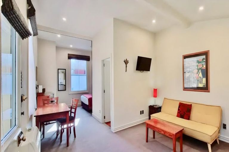 Photo of property in 5 Tonks Grove, Te Aro, Wellington, 6011