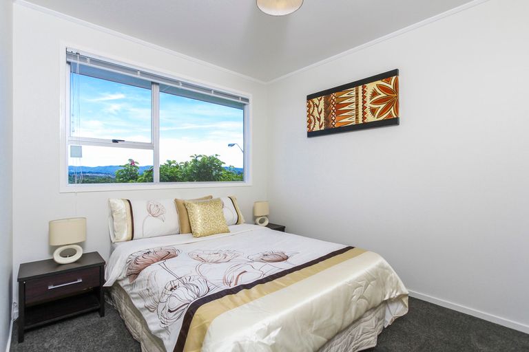 Photo of property in 30 Donovan Avenue, Massey, Auckland, 0614