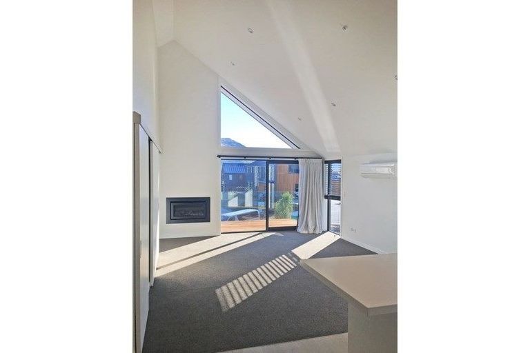 Photo of property in 8 Falconer Rise, Jacks Point, Queenstown, 9371