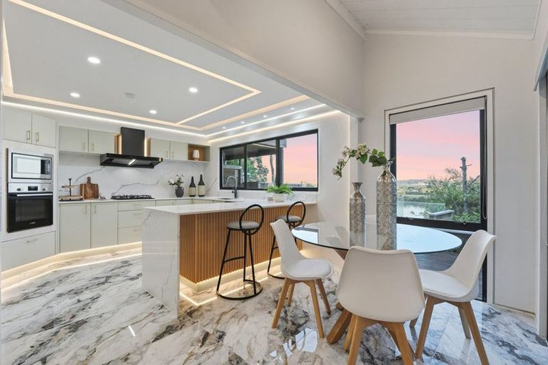 Photo of property in 45 Pohutukawa Avenue, Shelly Park, Auckland, 2014