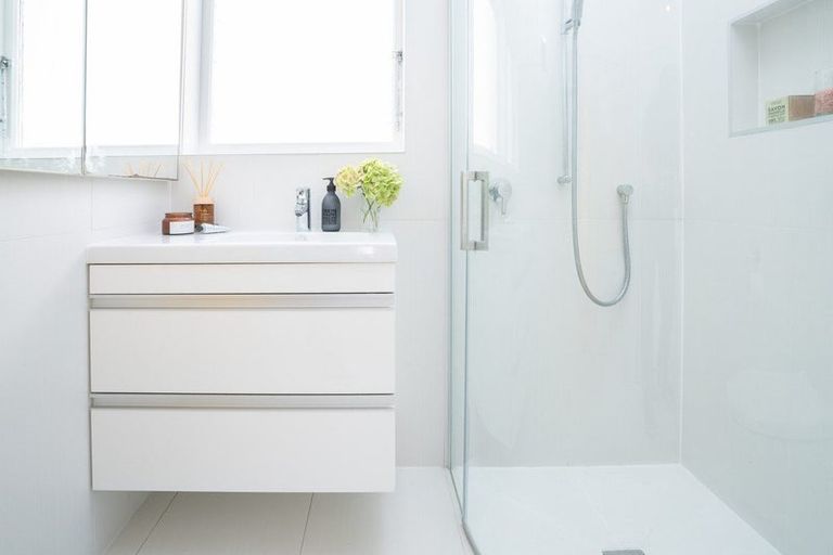 Photo of property in 16 Hawker Street, Mount Victoria, Wellington, 6011