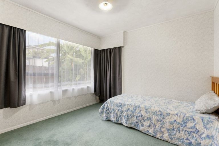 Photo of property in 11 Melia Grove, Goodwood Heights, Auckland, 2105