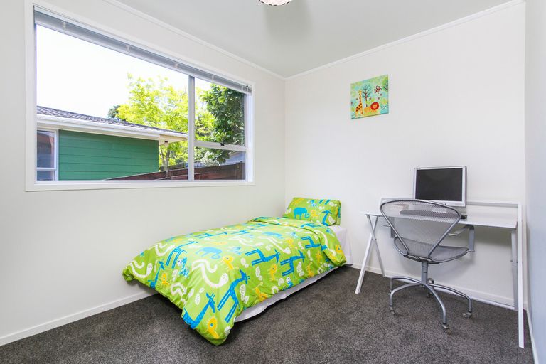 Photo of property in 30 Donovan Avenue, Massey, Auckland, 0614
