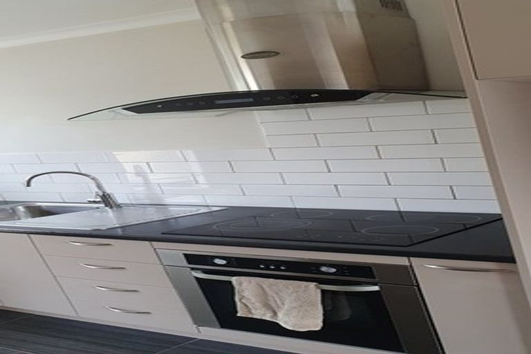 Photo of property in 2/10 Owens Terrace, Upper Riccarton, Christchurch, 8041