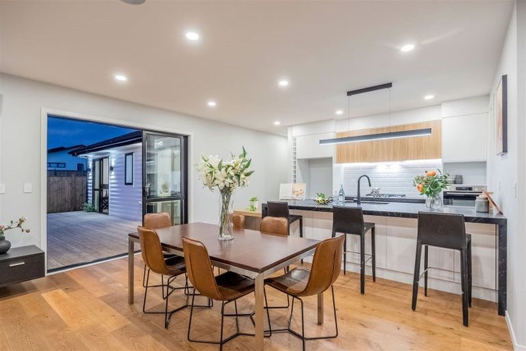 Photo of property in 22 Lewis Younie Road, Kumeu, 0810