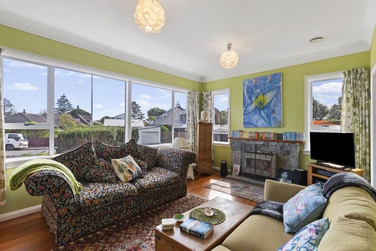 Photo of property in 137 Muritai Road, Eastbourne, Lower Hutt, 5013