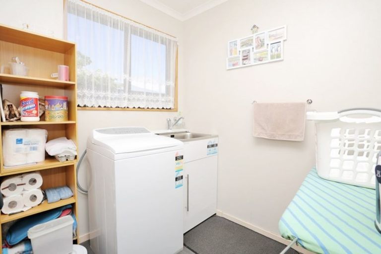 Photo of property in 22 Milford Street, Heidelberg, Invercargill, 9812