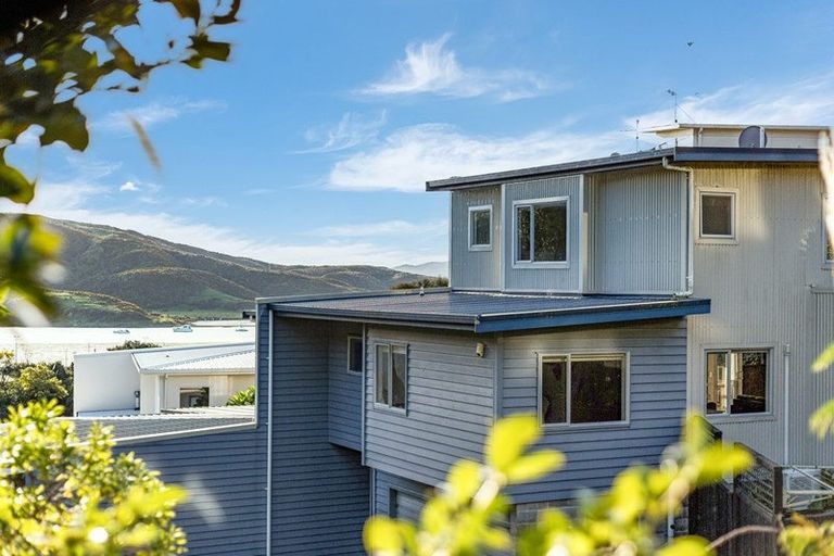 Photo of property in 9 Paremata Drive, Paremata, Porirua, 5024