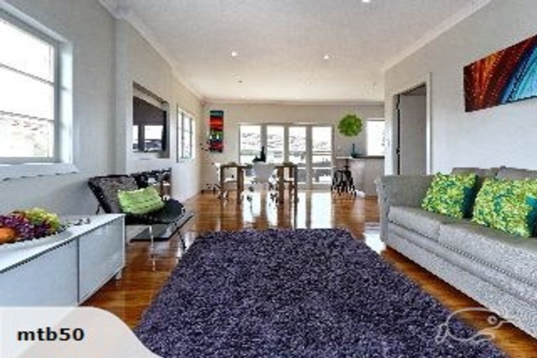 Photo of property in 1/179 Waimumu Road, Massey, Auckland, 0614