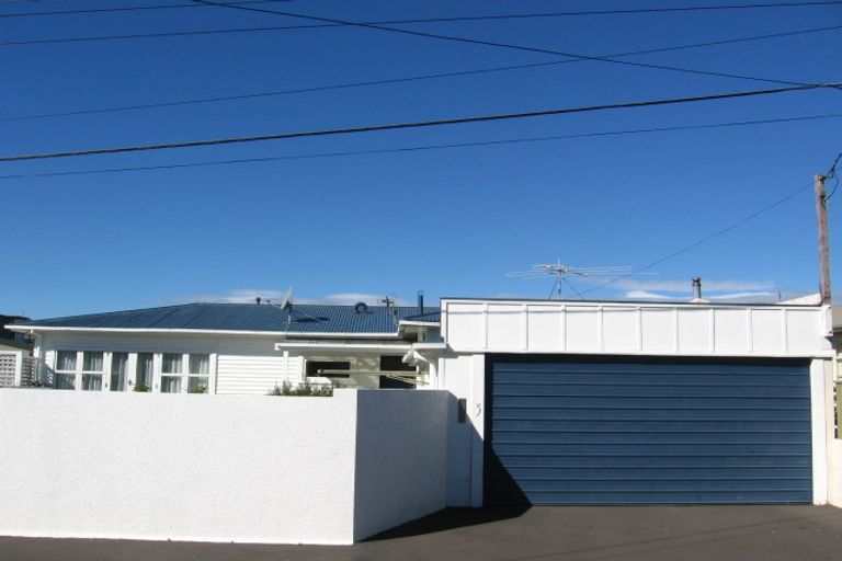 Photo of property in 3 Harbour Park Terrace, Khandallah, Wellington, 6035