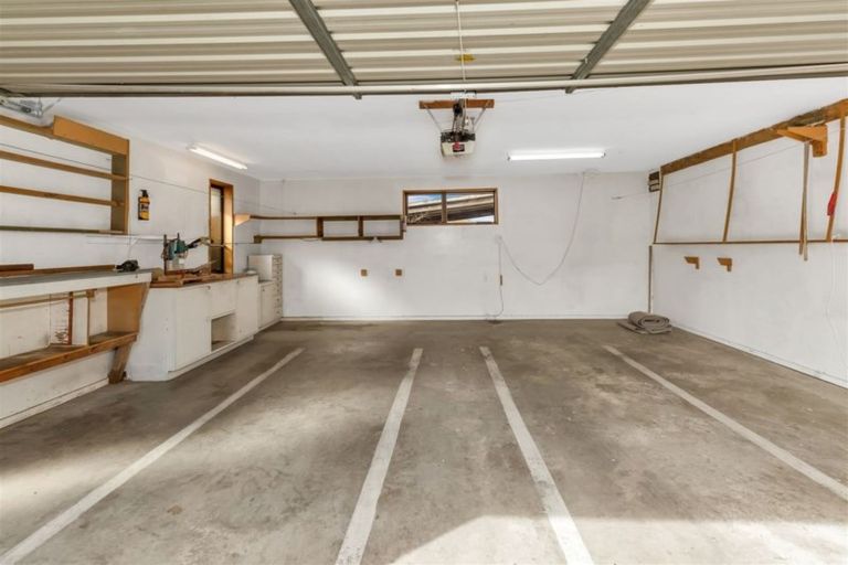 Photo of property in 2/11 Rossiter Avenue, Redwood, Christchurch, 8051