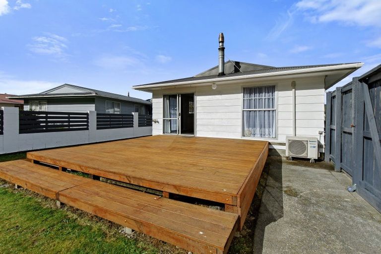 Photo of property in 45 Hartford Crescent, Totara Park, Upper Hutt, 5018