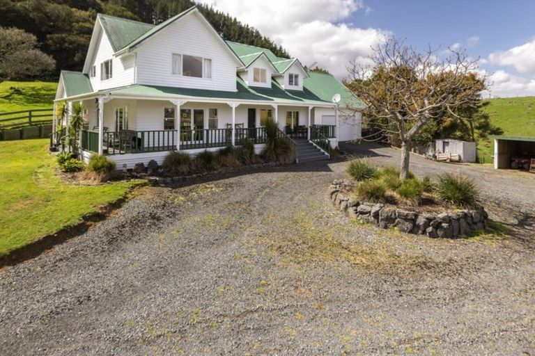 Photo of property in 187 Kimptons Road, Brookby, Manurewa, 2576