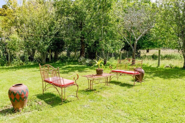 Photo of property in 4511 Christchurch Akaroa Road, Little River, 7591