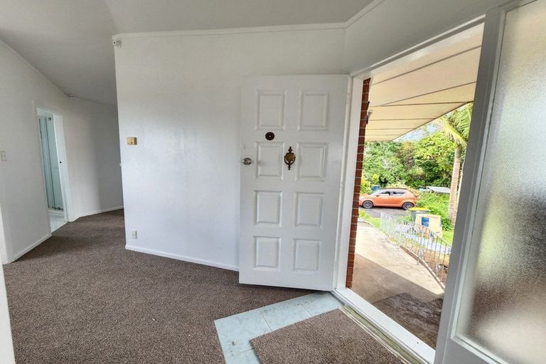 Photo of property in 619 Glenfield Road, Totara Vale, Auckland, 0629