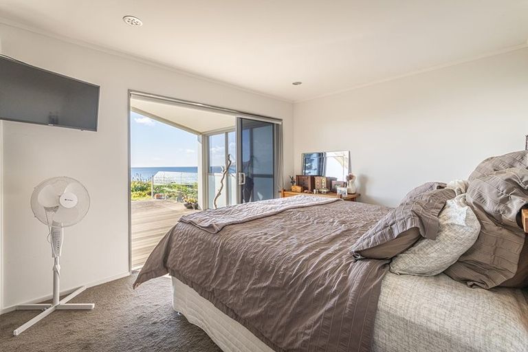 Photo of property in 28 Hall Road, Pataua North, Whangarei, 0175