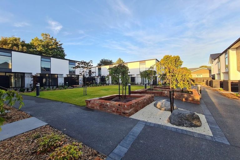 Photo of property in 5/16 New Brighton Road, Shirley, Christchurch, 8061