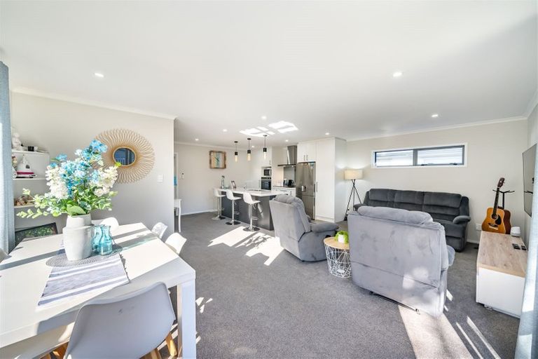 Photo of property in 16 Pattullo Crescent, Wallaceville, Upper Hutt, 5018