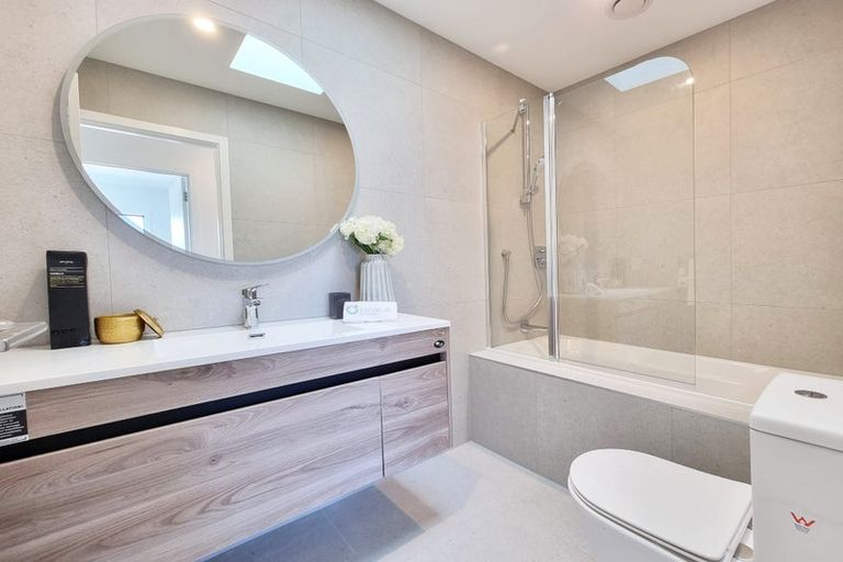 Photo of property in 952b East Coast Road, Northcross, Auckland, 0632