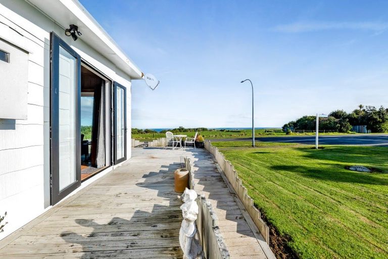 Photo of property in 11 Hector Place, Opunake, 4616